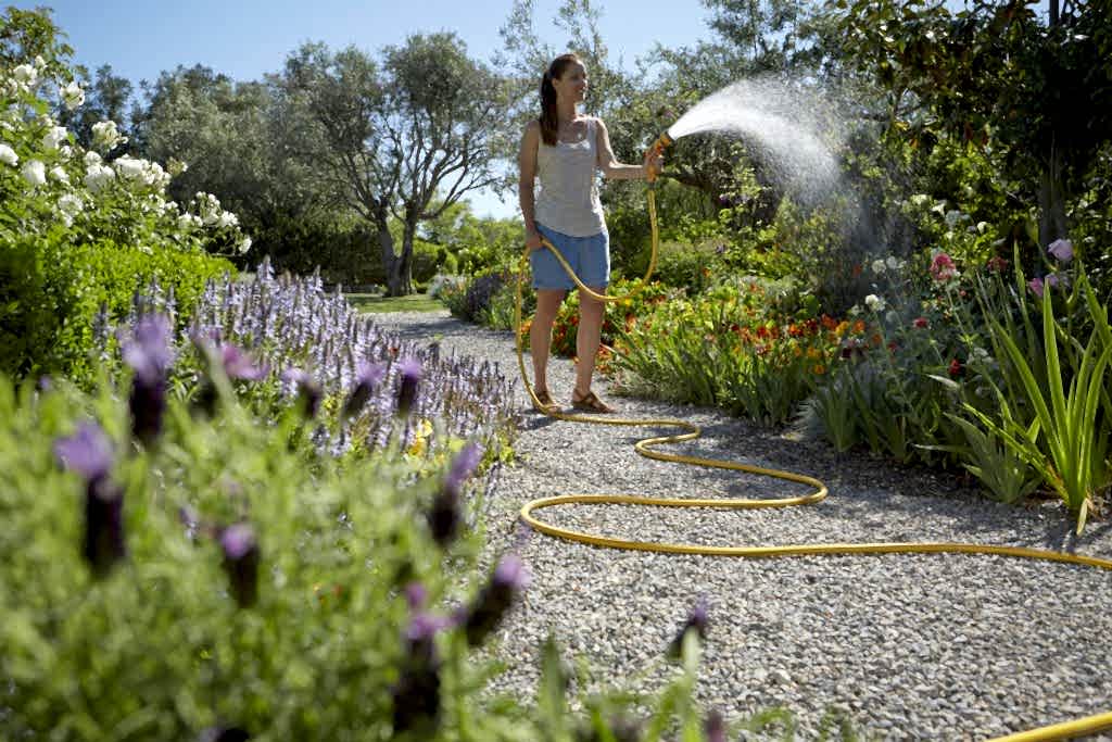 Hoses & watering cans